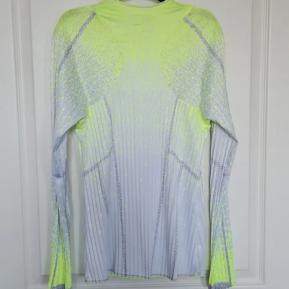 Lucky In Love, Small - Picture 5 of 5